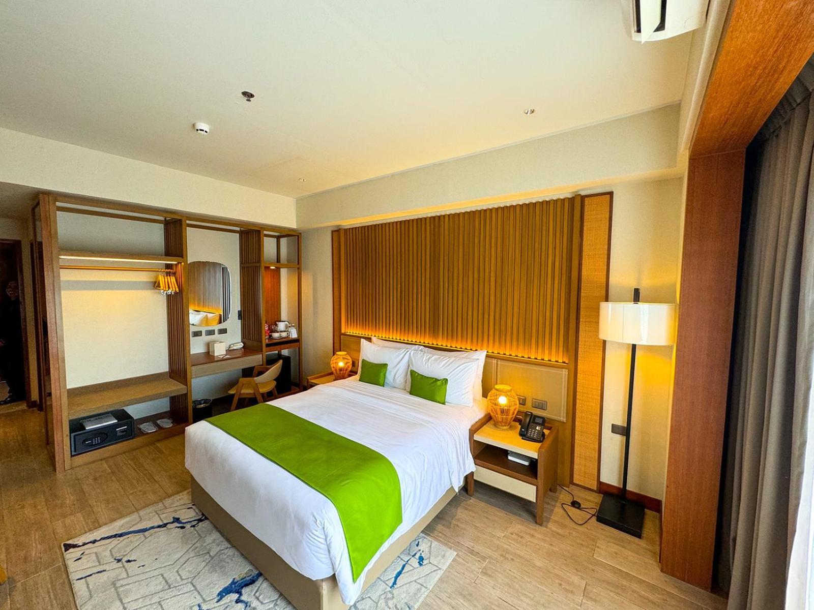 Cebu One Tectona 4*