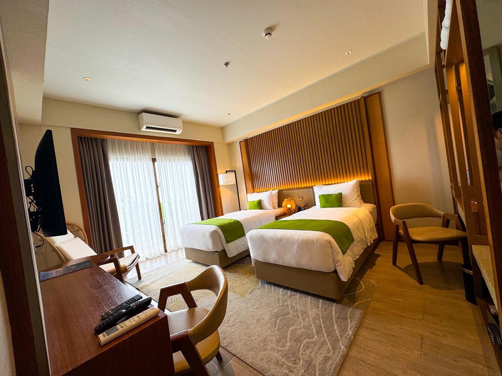 Cebu One Tectona 4*
