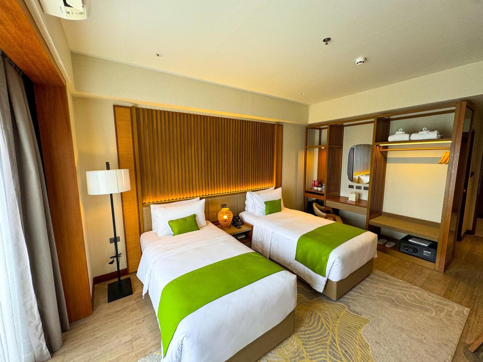 Cebu One Tectona 4*