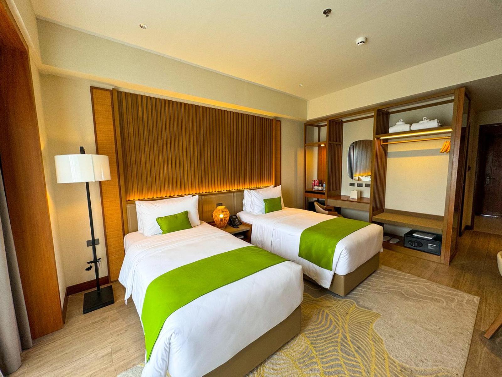 Cebu One Tectona 4*
