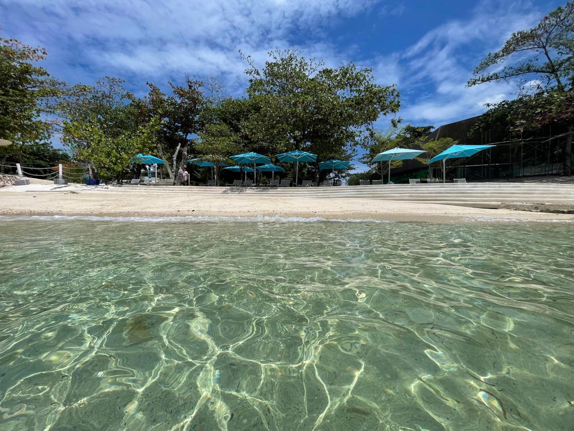 Condo With Private Beach At Tambuli Beach Resort Near Airport In Cebu Aparthotel Lapu-Lapu City
