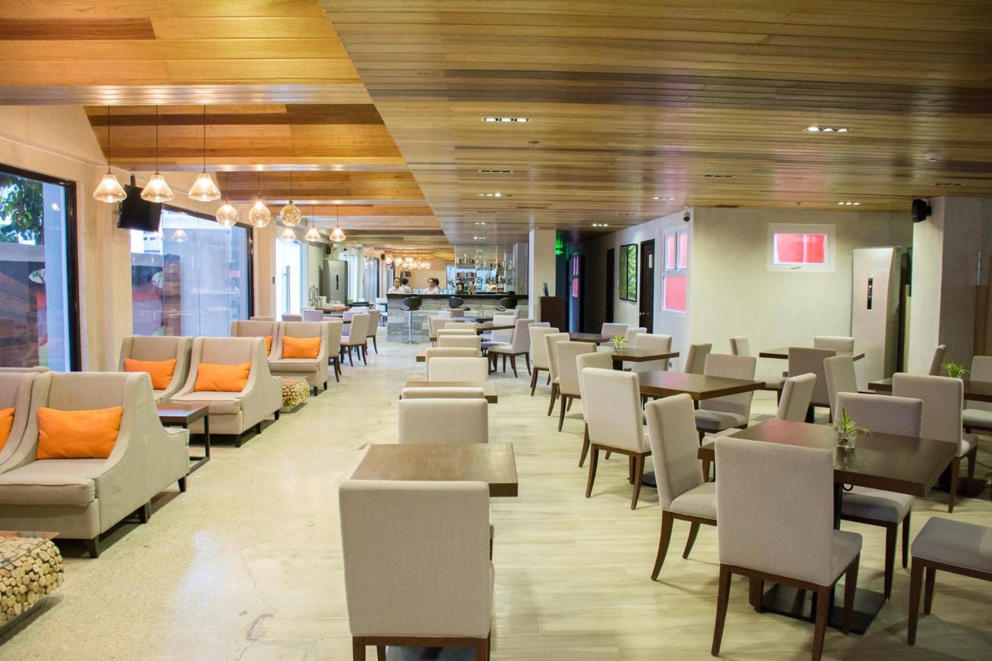 Uncle Tom's Powered By Cocotel 3* Cebu
