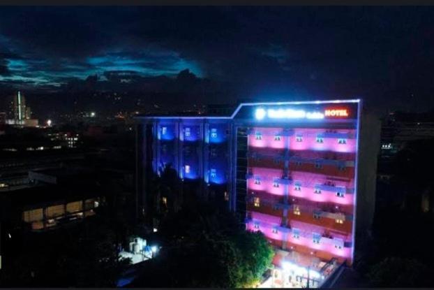 Uncle Tom's Powered By Cocotel Hotel Cebu
