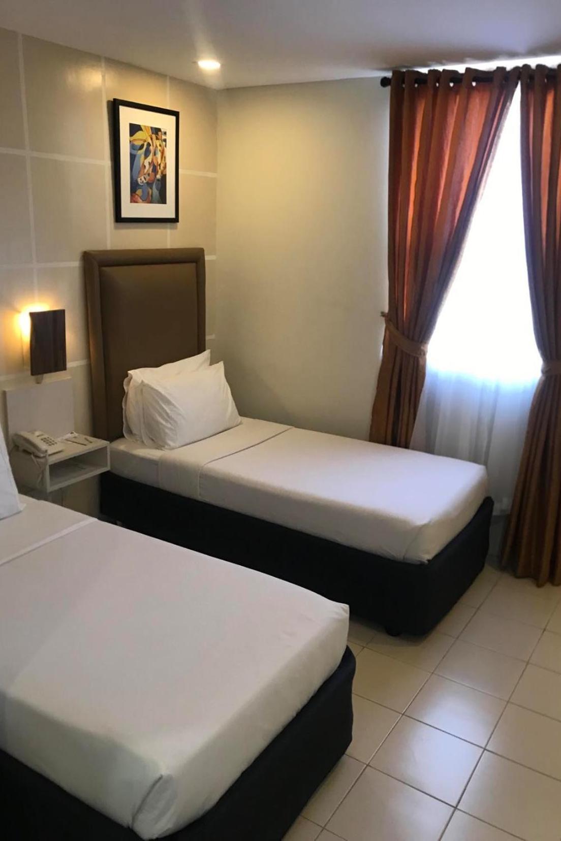 Uncle Tom's Powered By Cocotel Hotel 3*