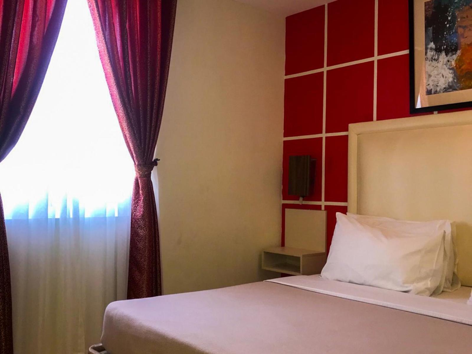 Uncle Tom's Powered By Cocotel Hotel