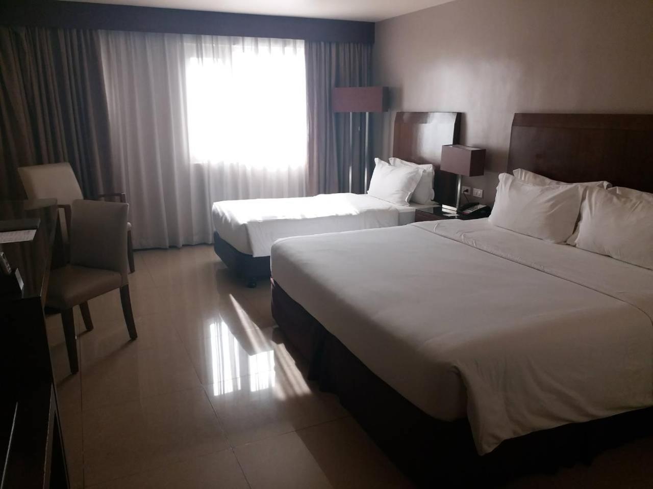 Mandarin Plaza Hotel
