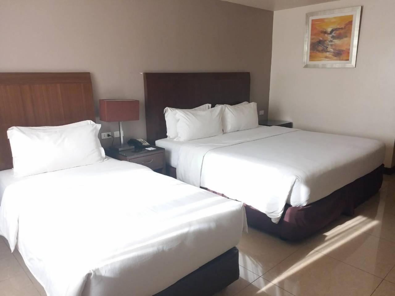 Mandarin Plaza Hotel 3*