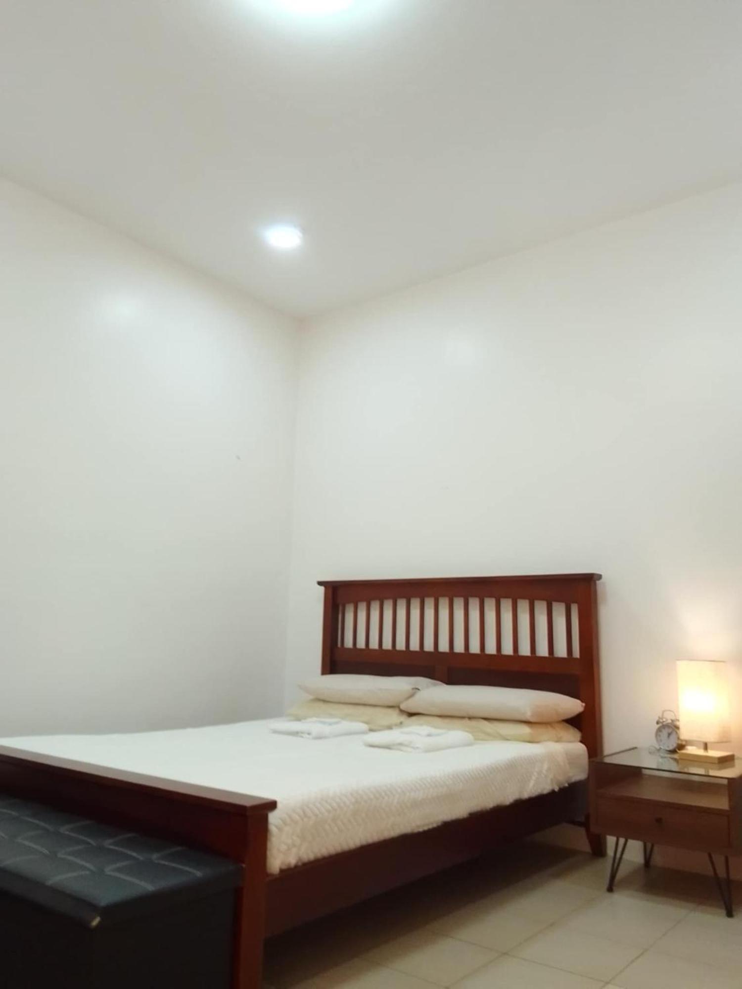 Budget Unit Near Ayala Center *