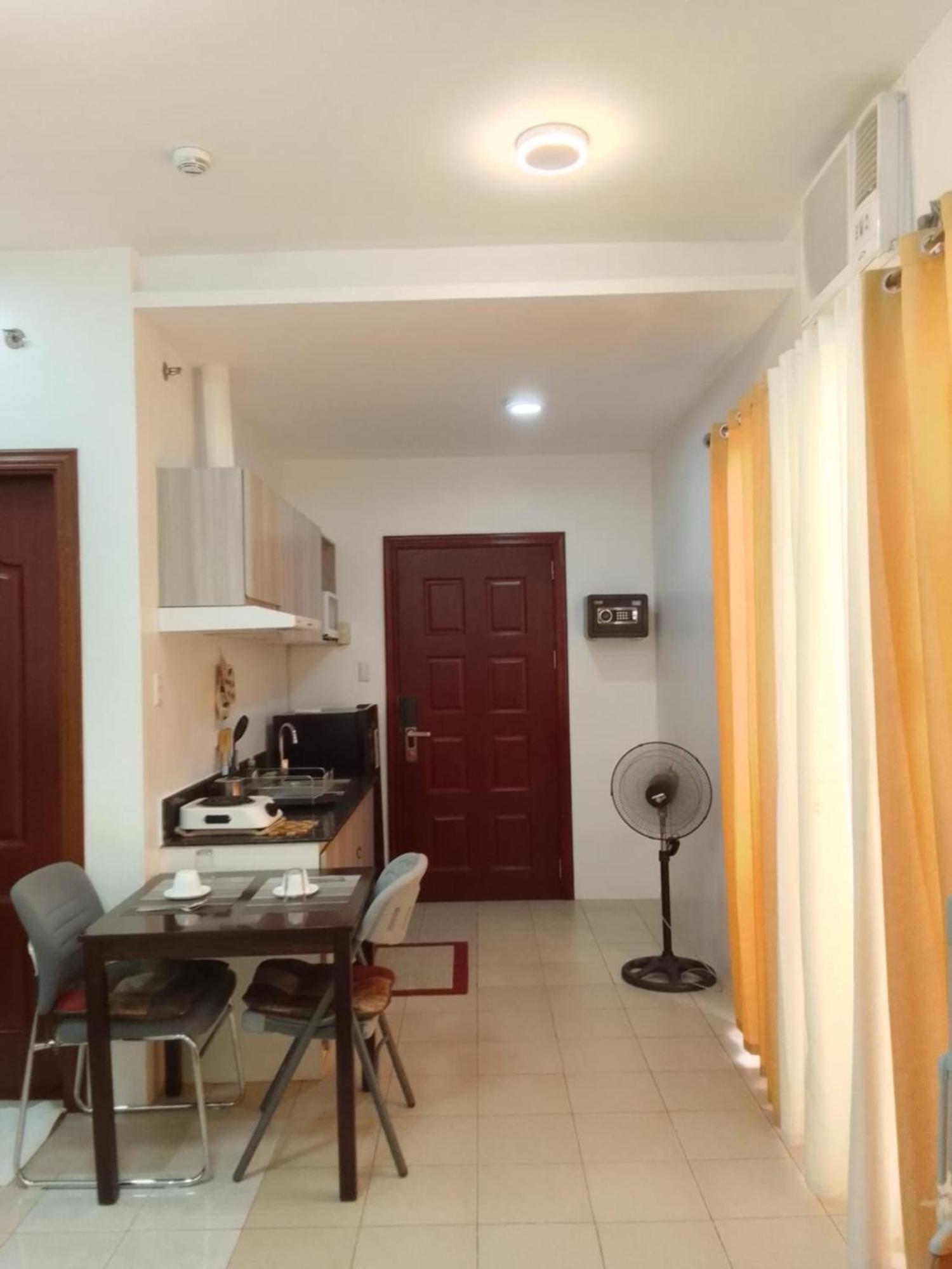 Budget Unit Near Ayala Center