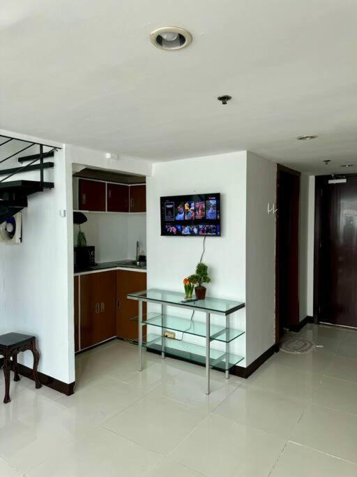 Apartment 3-br Unit In The Center Of
