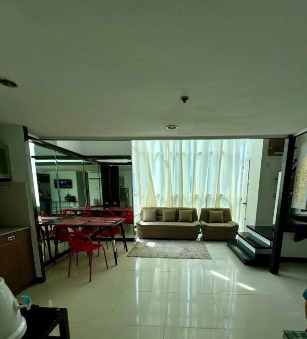 Apartment 3-br Unit In The Center Of *