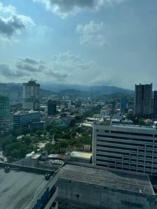 Apartment 3-br Unit In The Center Of Cebu