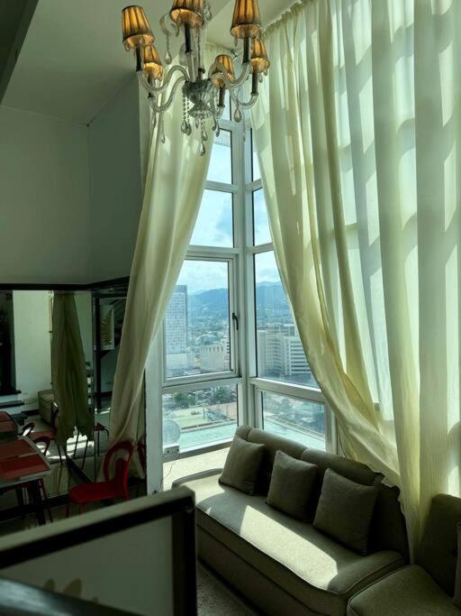 3-br Unit In The Center Of * Cebu