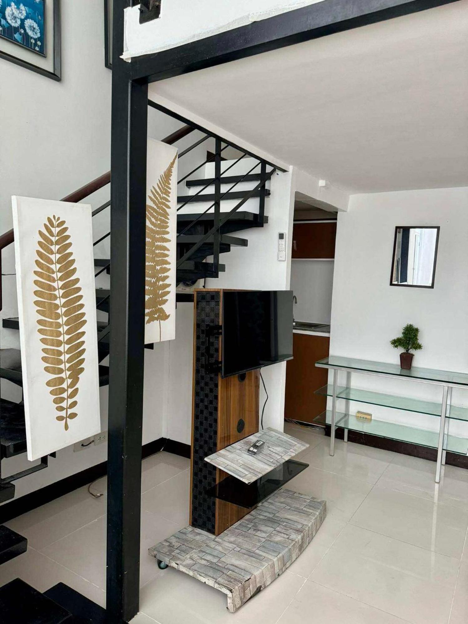 3-br Unit In The Center Of Apartment