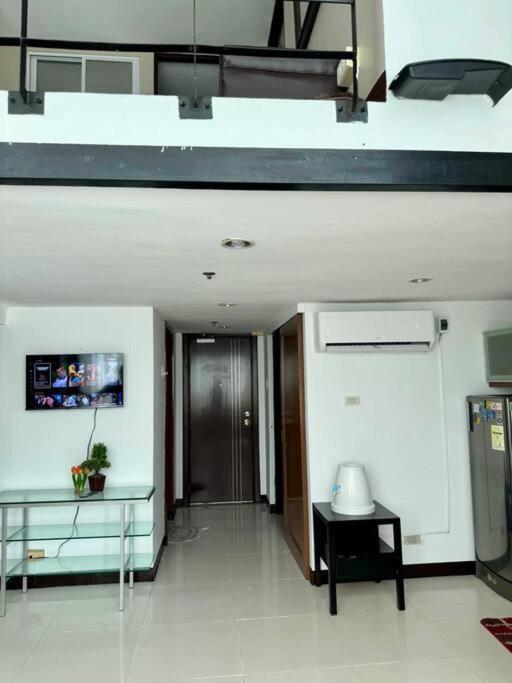 3-br Unit In The Center Of Apartment *