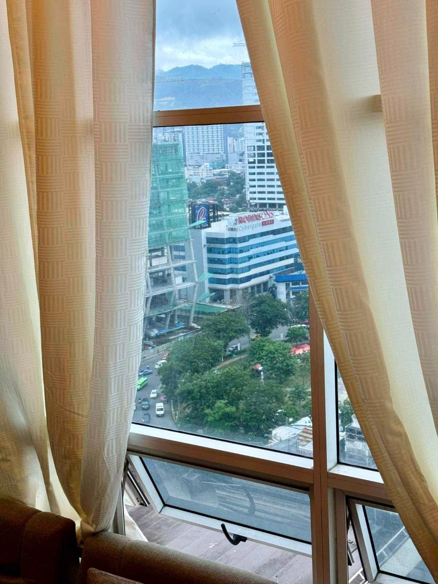 3-br Unit In The Center Of Cebu