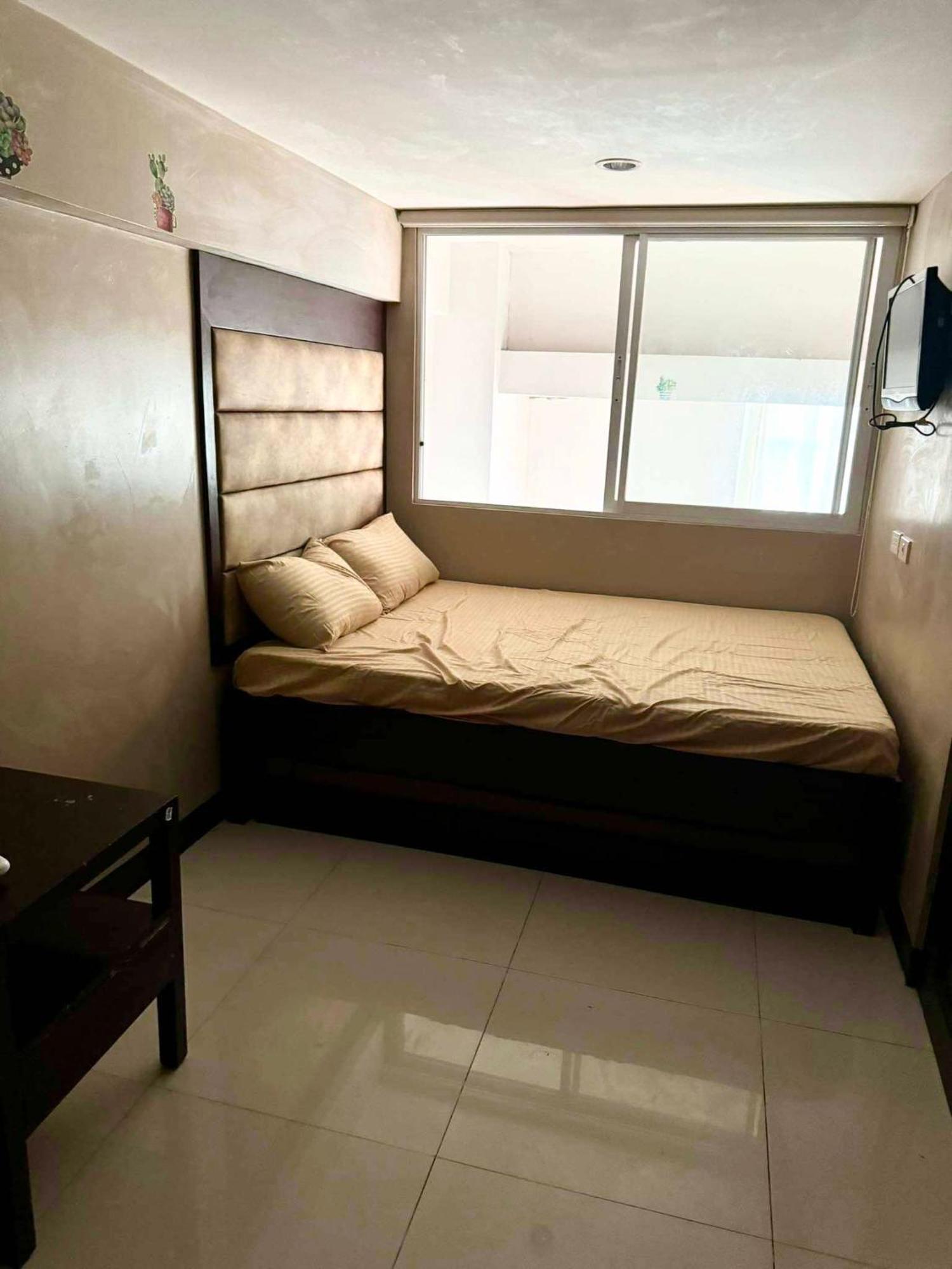 3-br Unit In The Center Of *