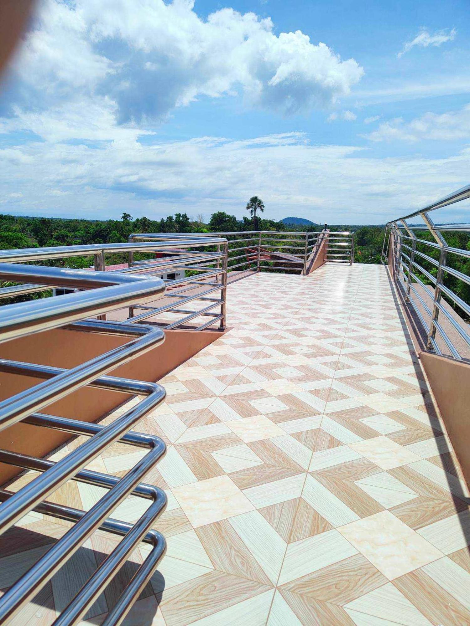 Rnek Boatel Commercial Space Apartment *