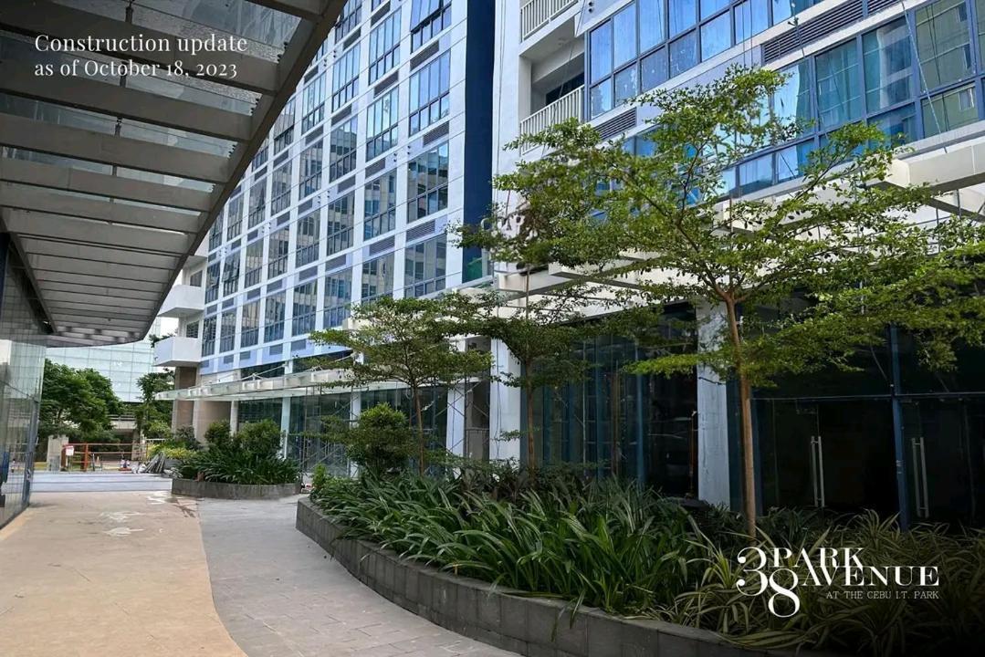 Prime Location With Sofa Bed At 38 Park Avenue Inside It Park Cebu