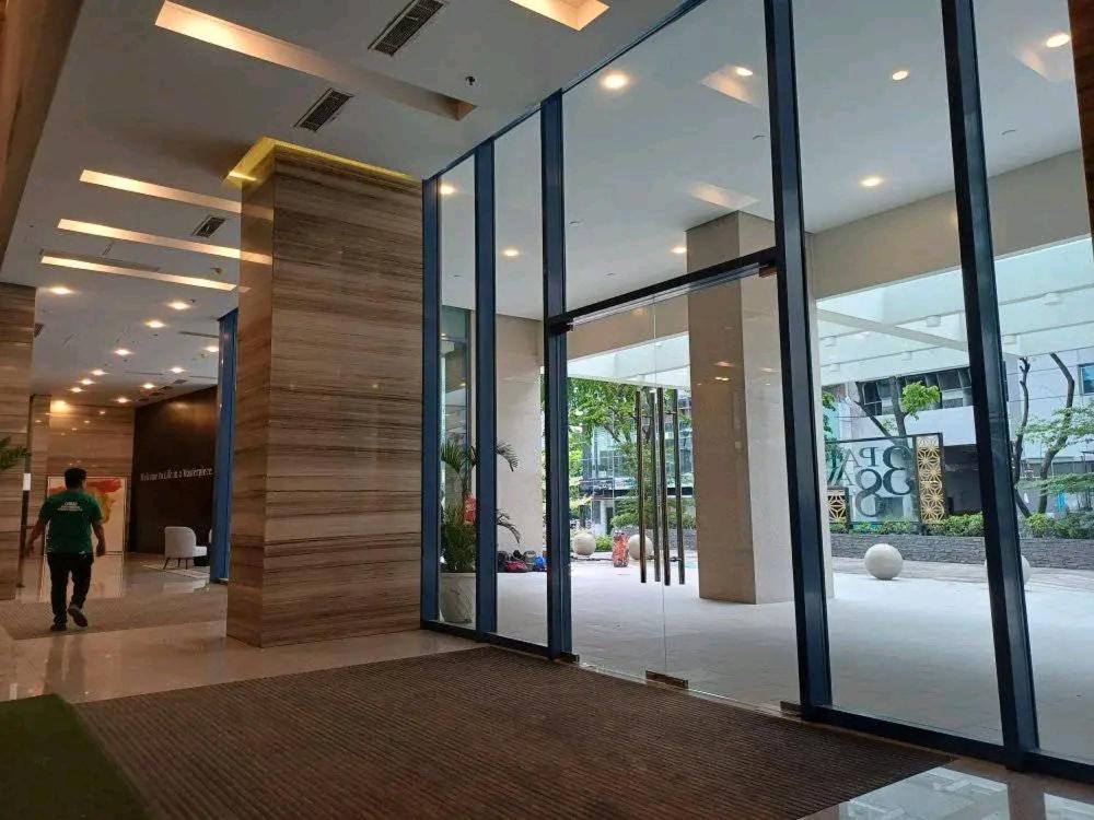 Prime Location With Sofa Bed At 38 Park Avenue Inside It Park Apartment Cebu