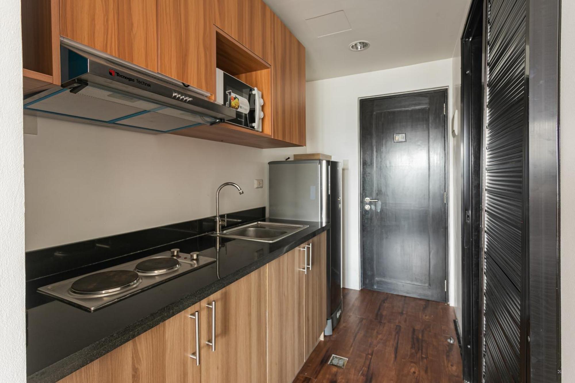 Spacious In The Soho Apartment