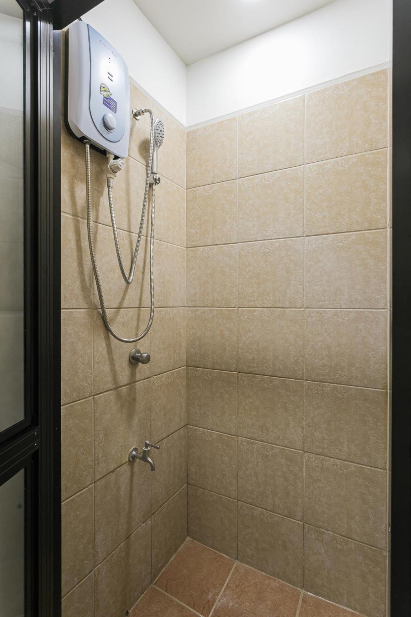 Spacious In The Soho Apartment