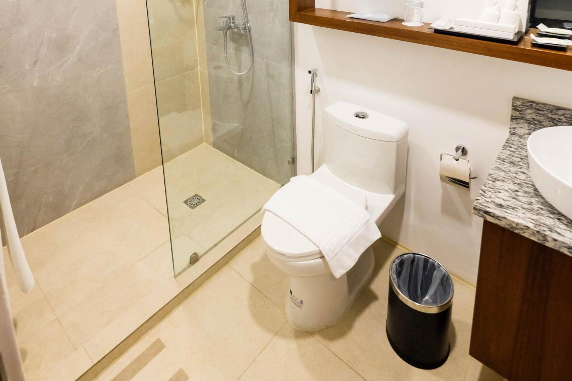 Quincentennial Hotel 3*