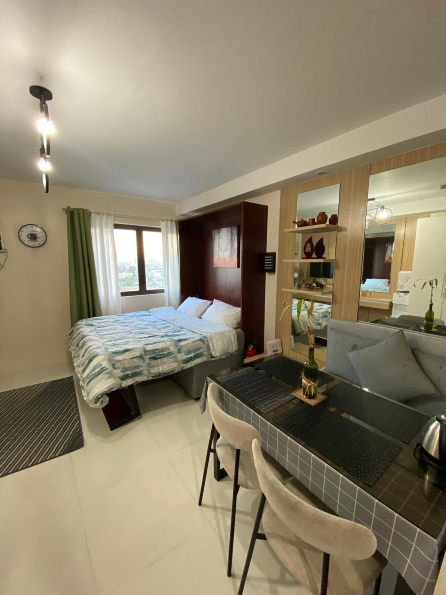 Hostel The Persimmon Condominium Cebu