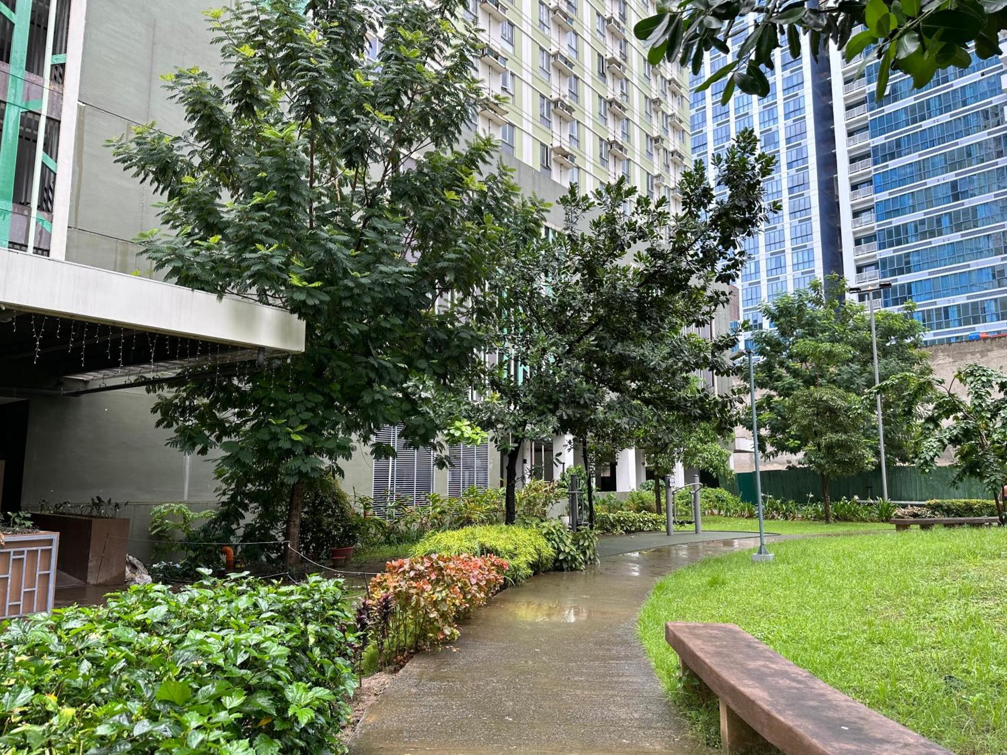 2302 Avida Riala 3 Apex Living Apartment *