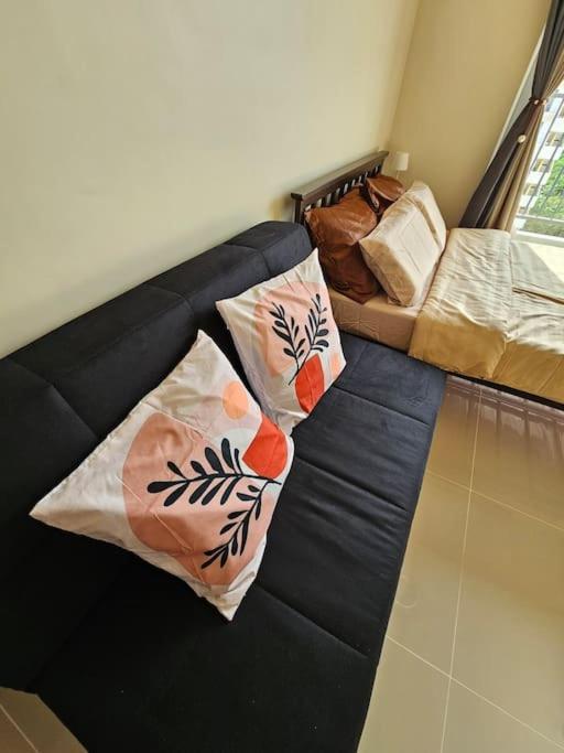 Warm And Cozy, Resort-like In Lapu-lapu, For As As 999, Near Airport Apartment
