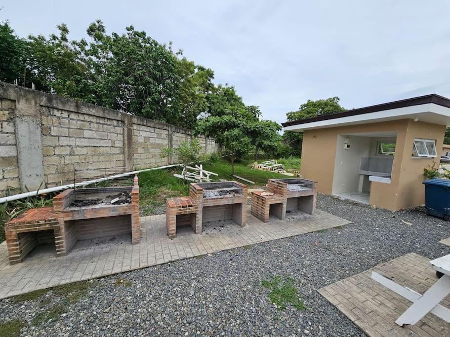Warm And Cozy, Resort-like In Lapu-lapu, For As As 999, Near Airport Apartment *