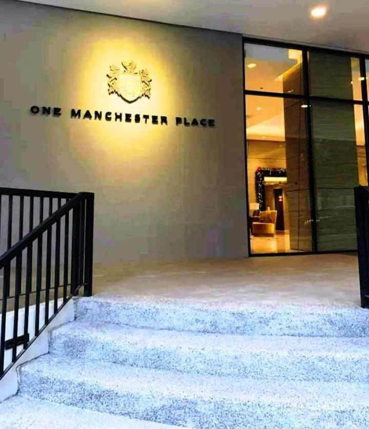 One Manchester Place * Punta Engano (Mactan)