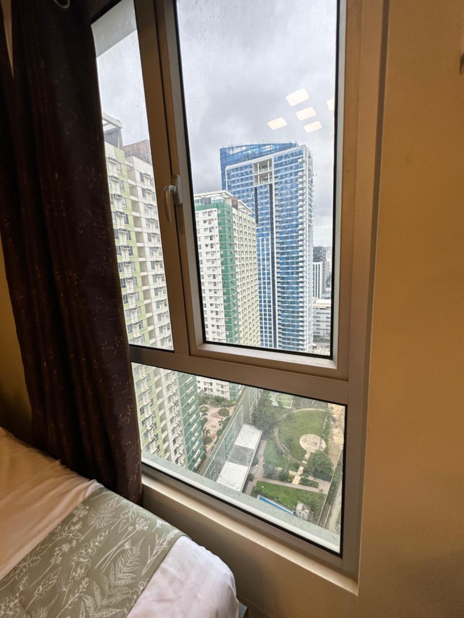 2302 Avida Riala 3 Apex Living *