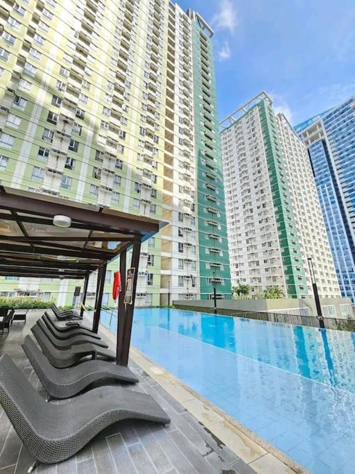 Villahermia Staycation Avida Riala Tower It Park Apartment Cebu