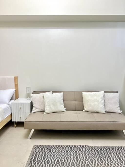 The Luxe Nook At Avida Riala It Park Apartment Cebu