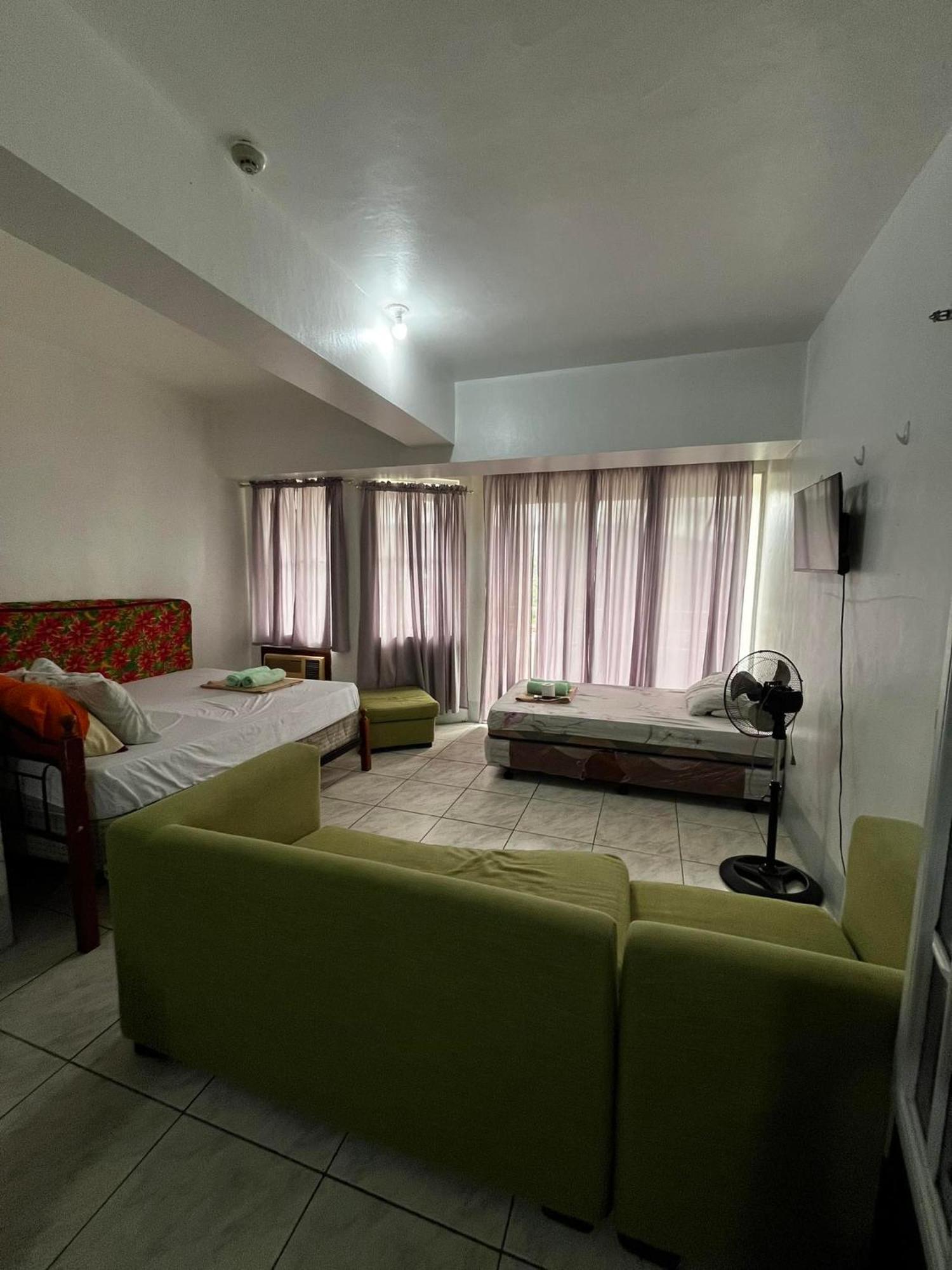Flora's Place In Winland Towers Aparthotel