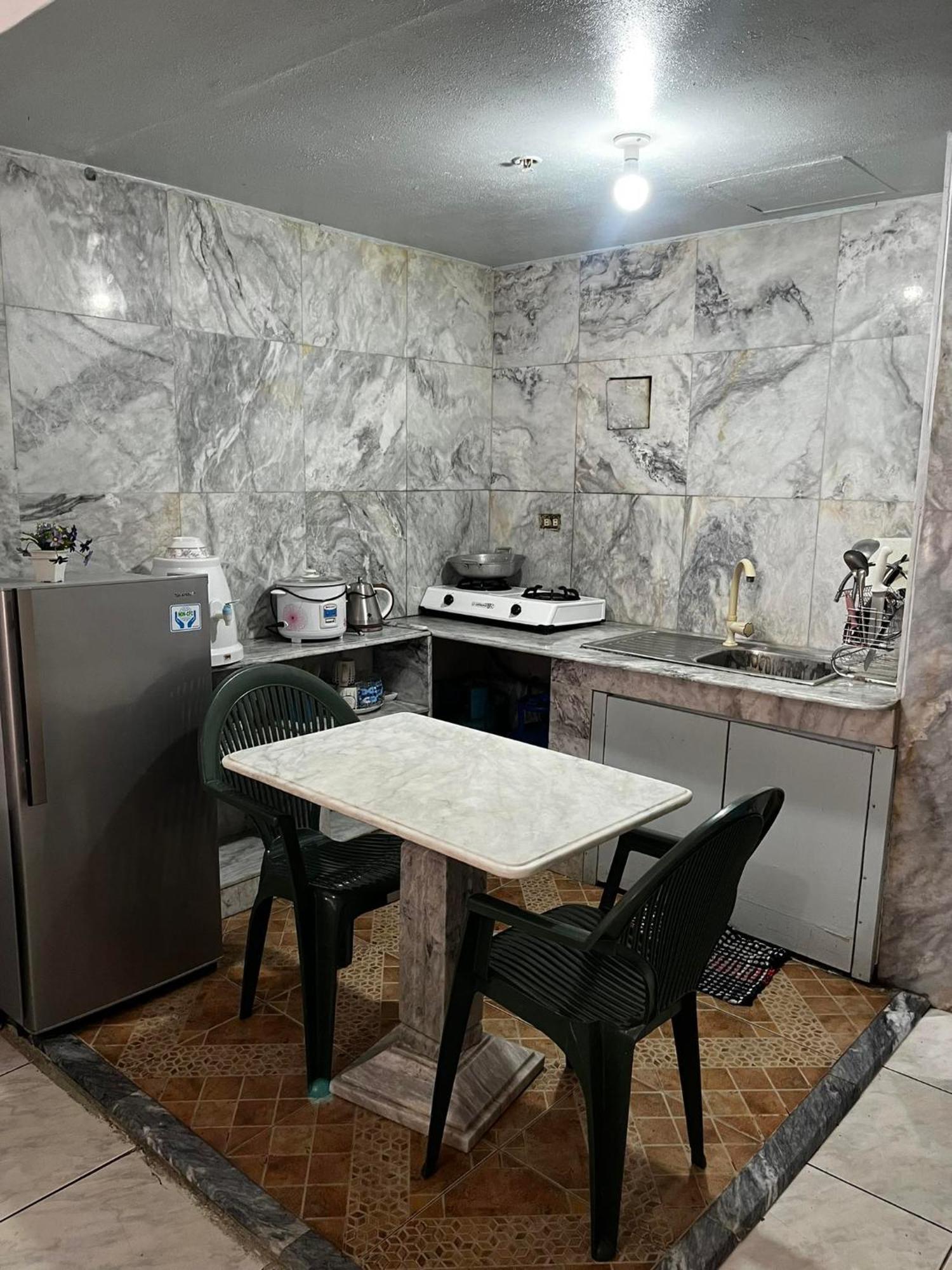 Flora's Place In Winland Towers Aparthotel Cebu