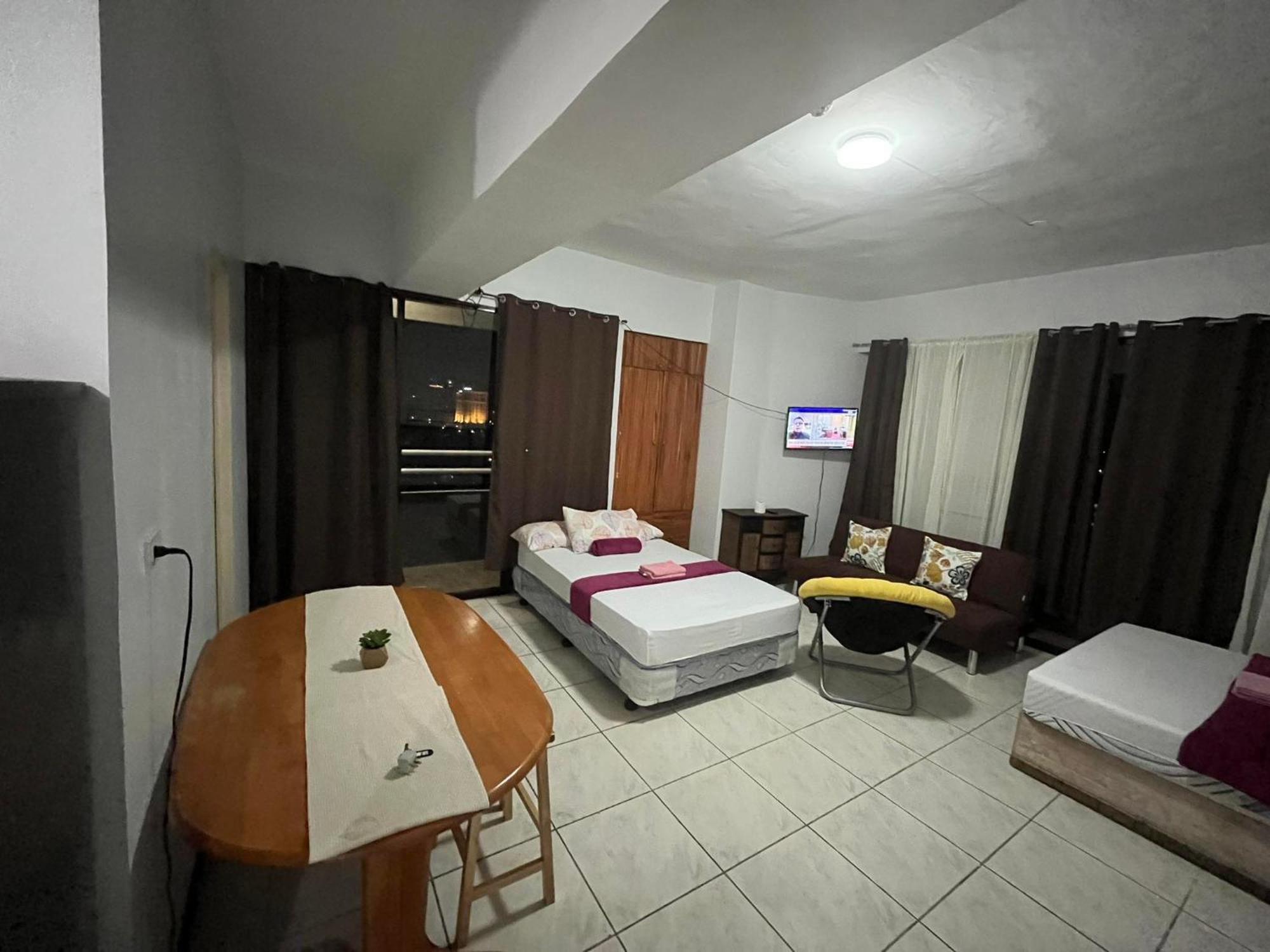 Aparthotel Flora's Place In Winland Towers *