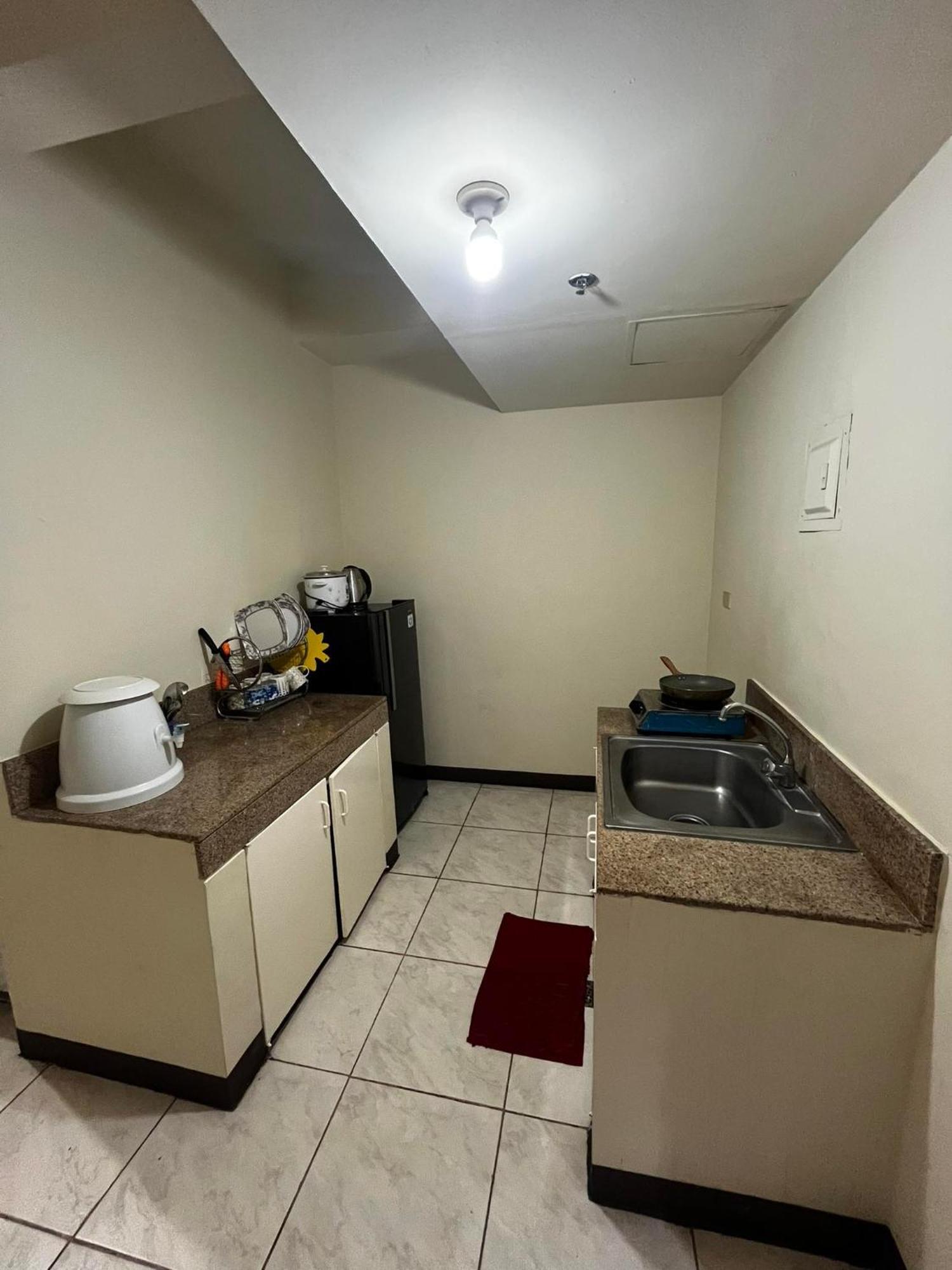 Flora's Place In Winland Towers Aparthotel