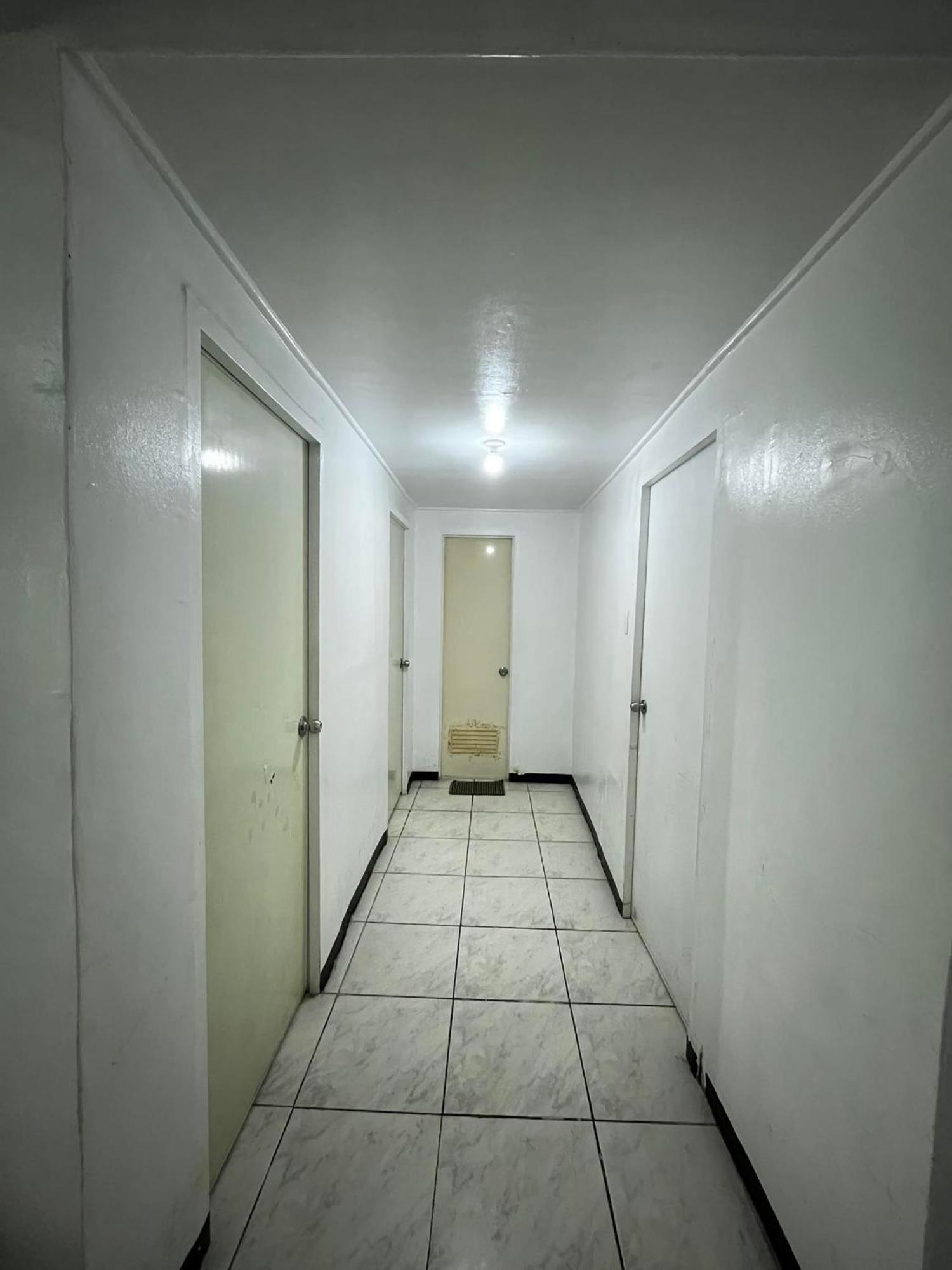 Flora's Place In Winland Towers Aparthotel