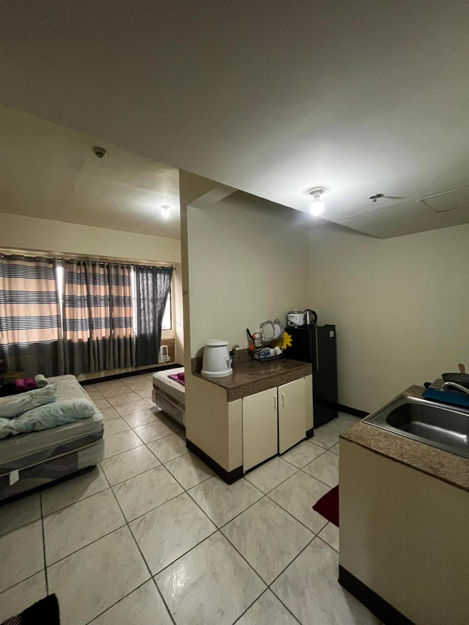 Flora's Place In Winland Towers Aparthotel