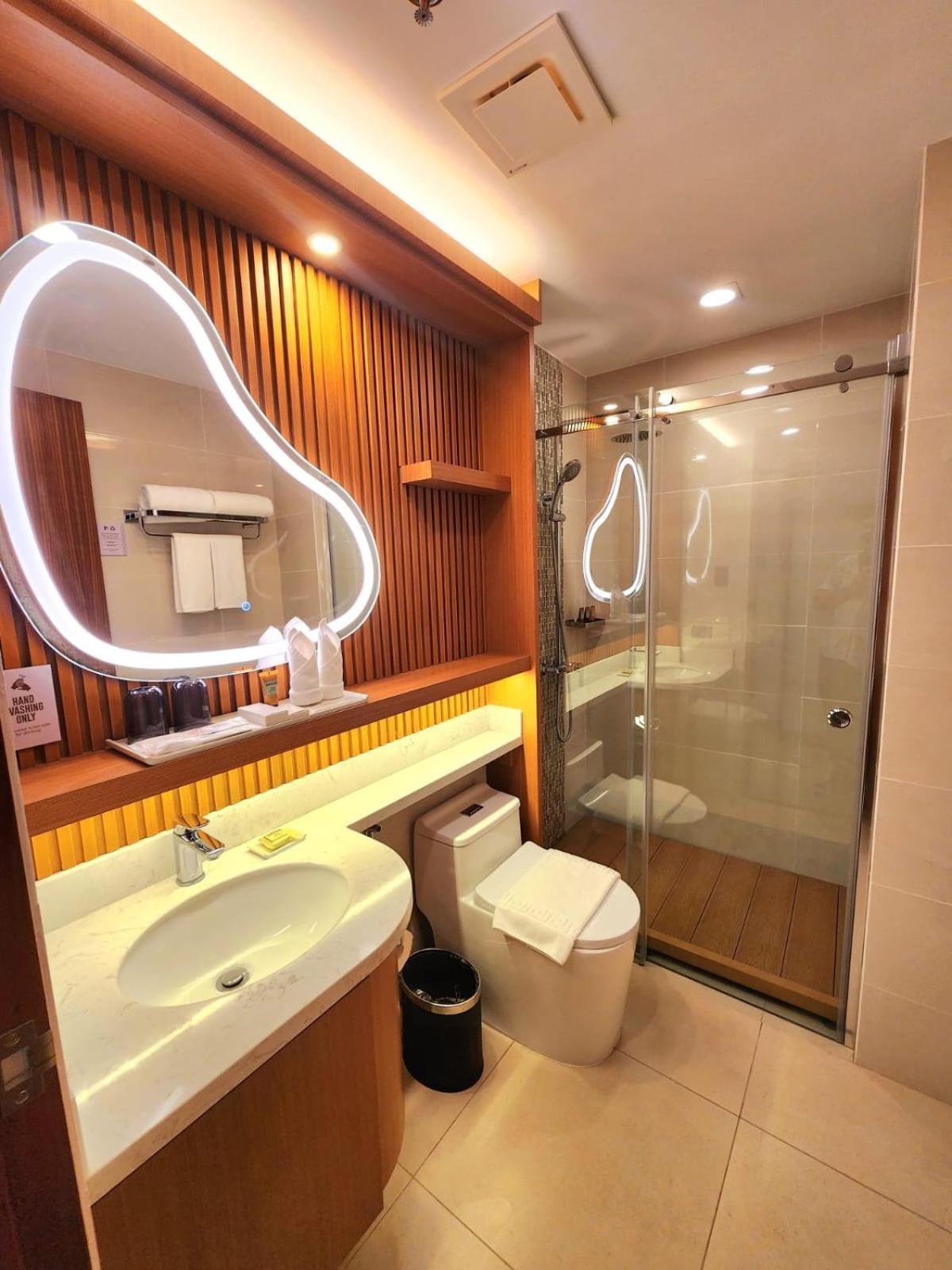 Cebu One Tectona 4*
