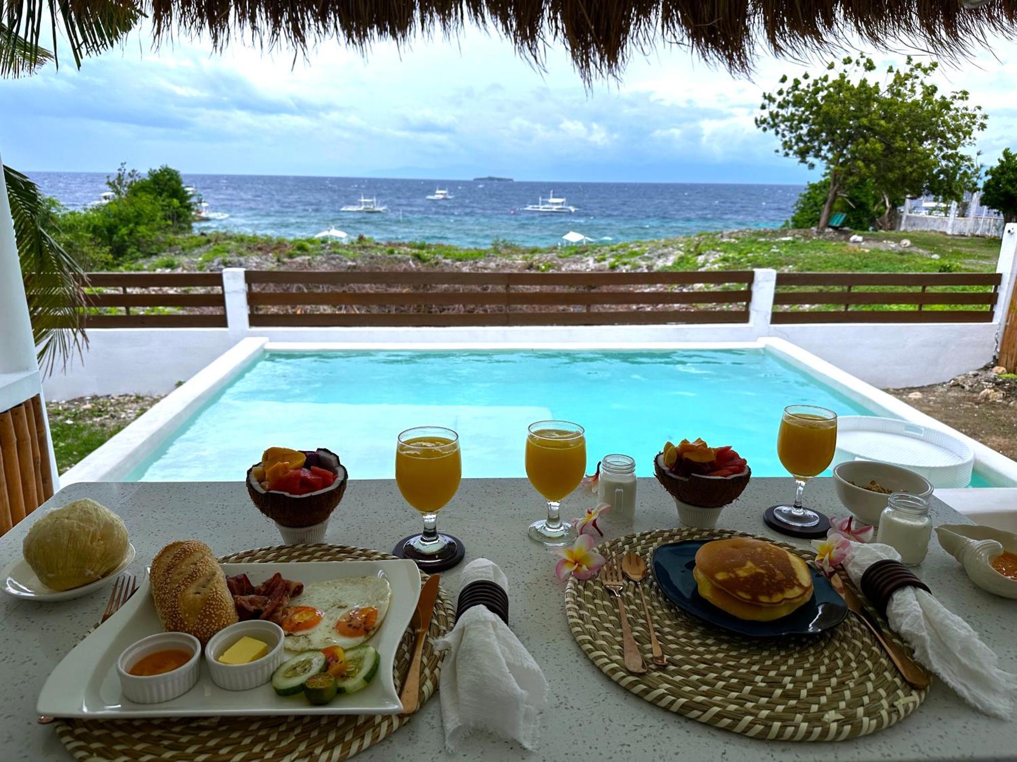Villa Pawikan Seaview Deluxe Moalboal