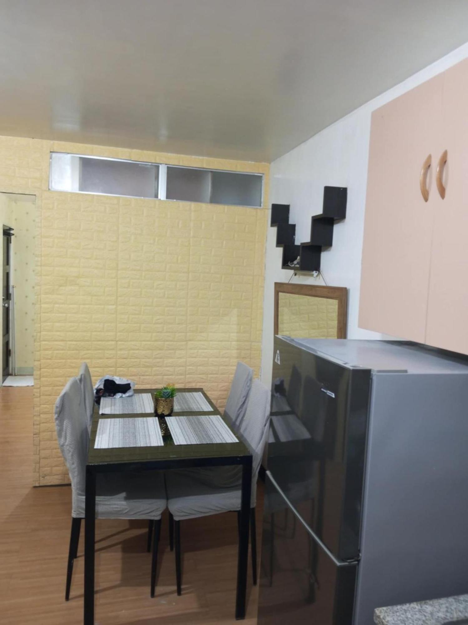 Cozy 2br Deca Homes Near Sm Jmall Aparthotel