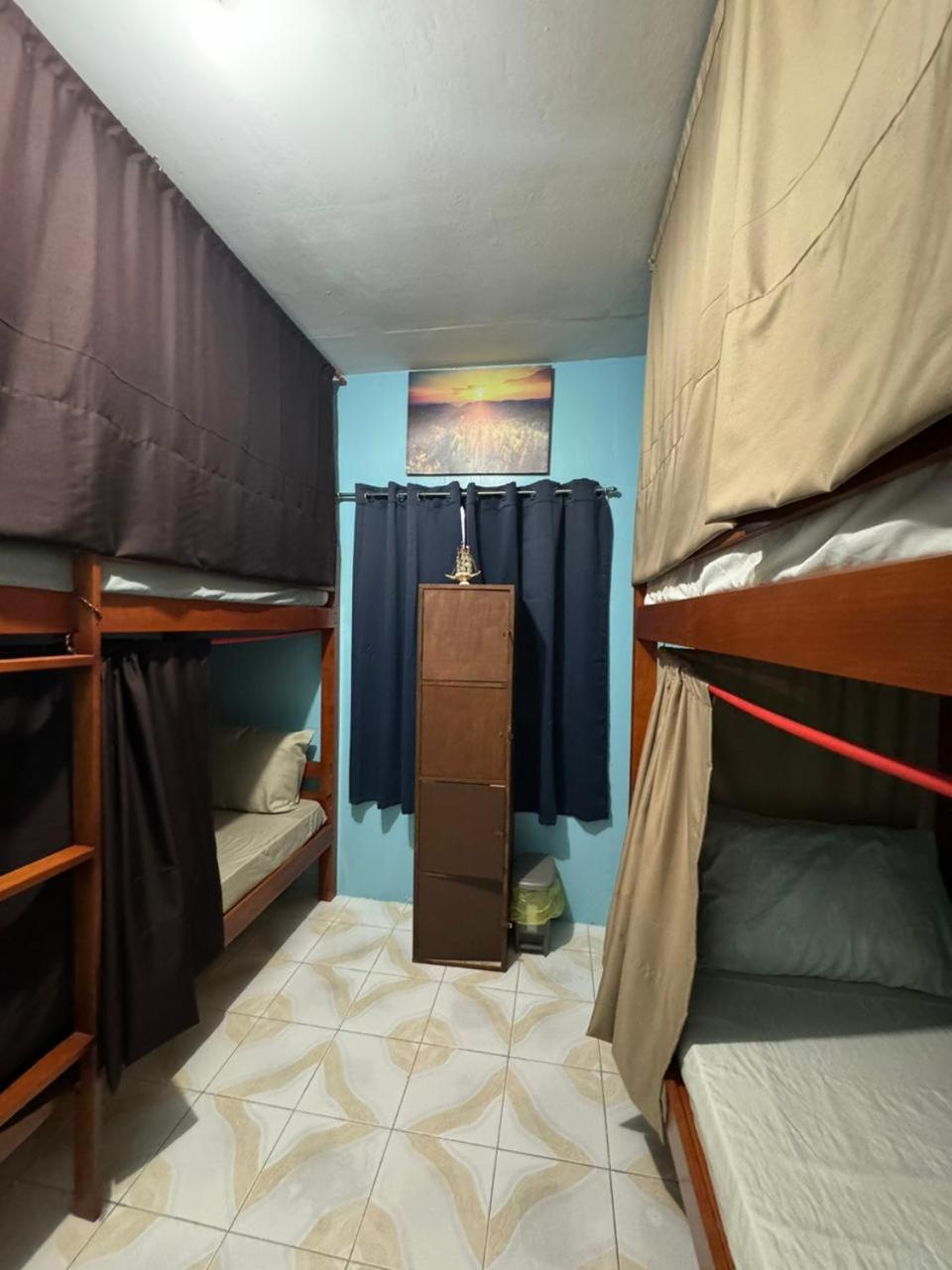 Island Vibes Hostel *
