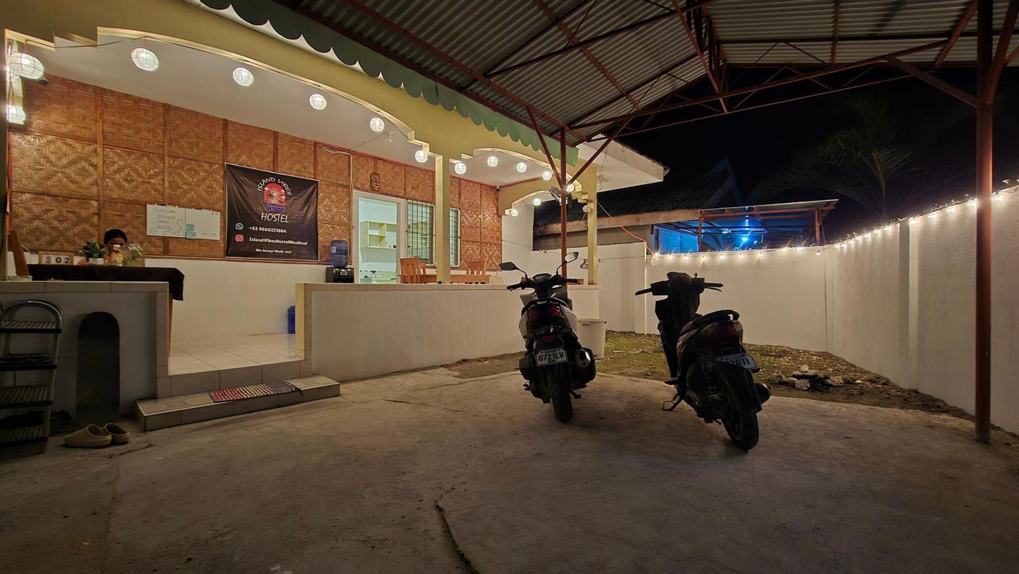 Island Vibes Hostel Moalboal