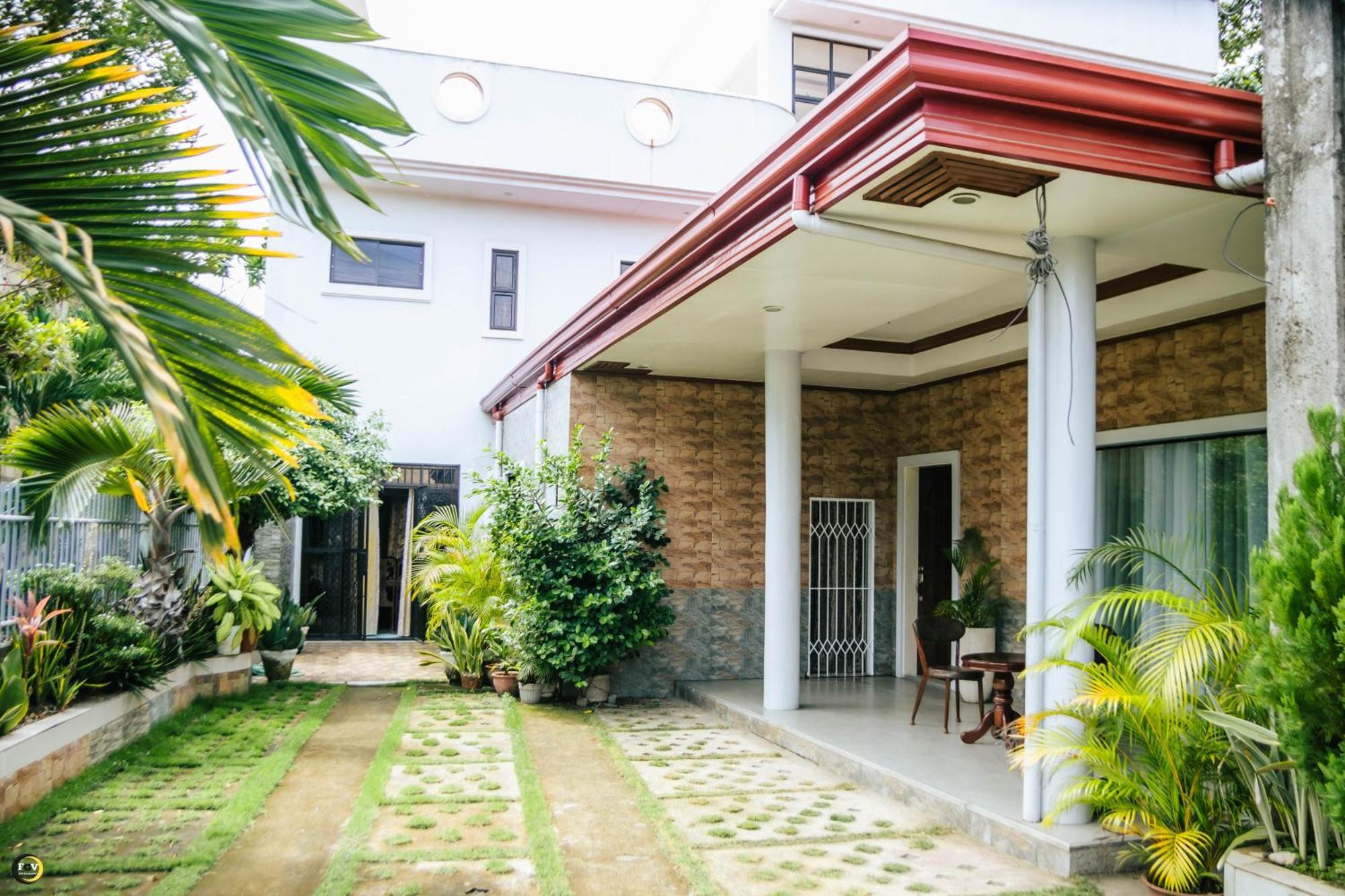 Bahay bakasyunan Caliah Homes Balamban