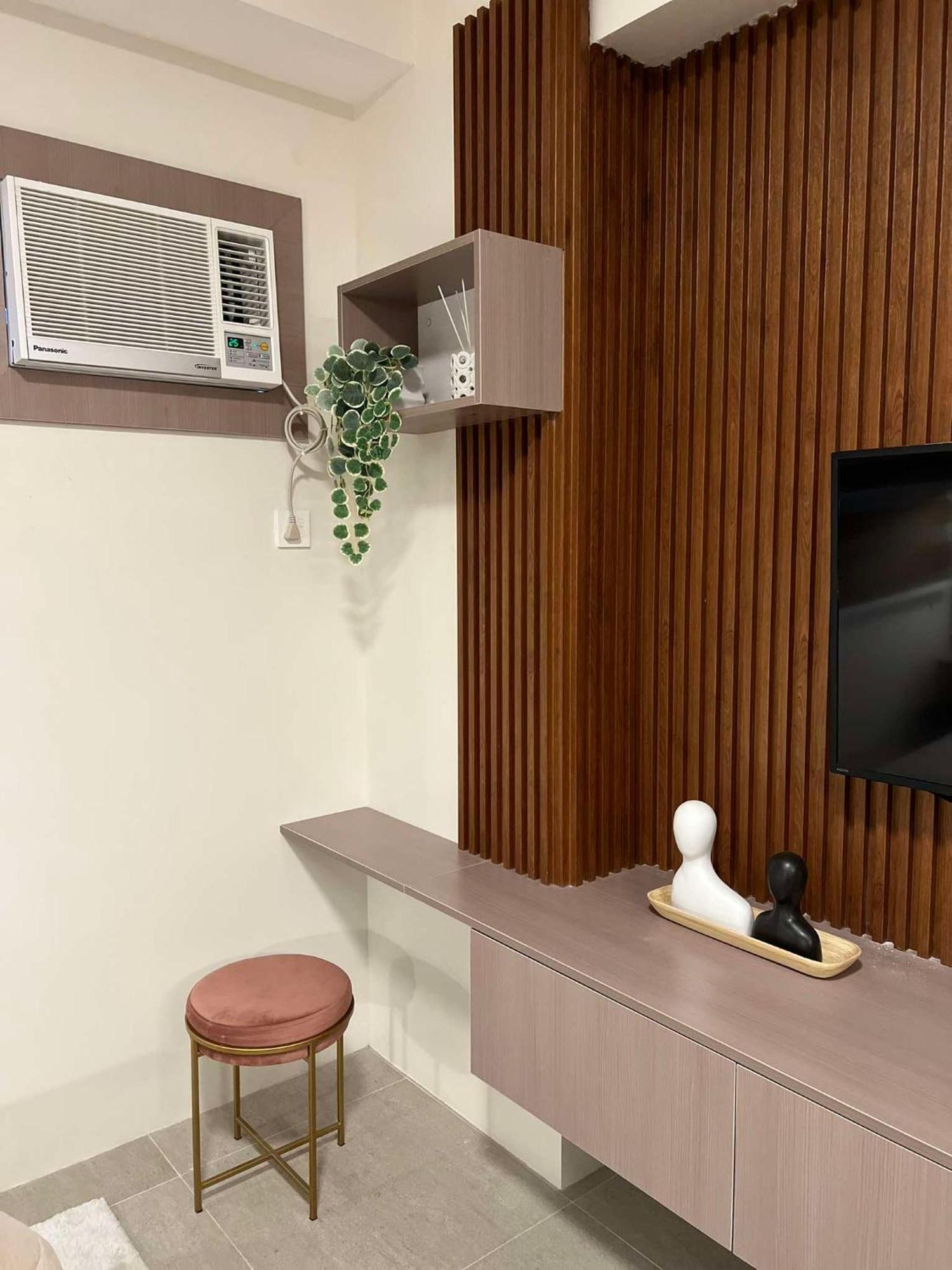 Cozy Near It Park With Pool Netflix *
