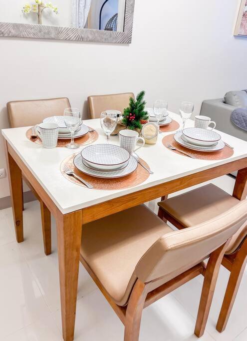 Thenest At Onemanchester, Mactan Newtown-12th Floor * Lapu-Lapu City