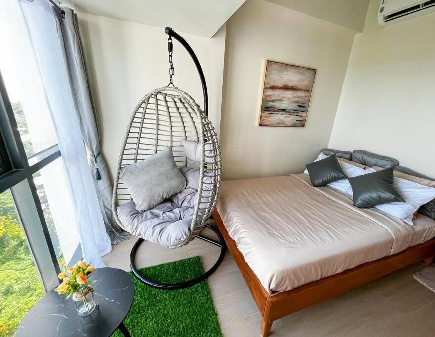 Thenest At Onemanchester, Mactan Newtown-12th Floor Apartment